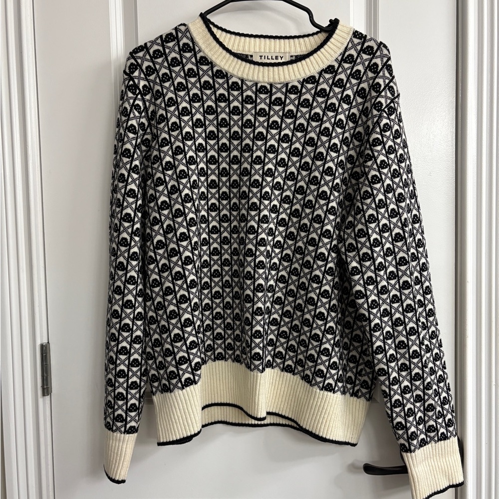 Tilley Black and White Crew Neck Sweater